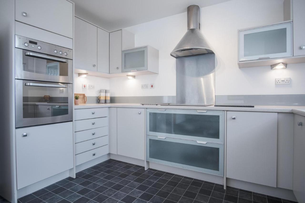 Maritime Quarter - 2 Bedroom Apartment - Sa1 Beach Front Fishermans Way Суонзи Екстериор снимка